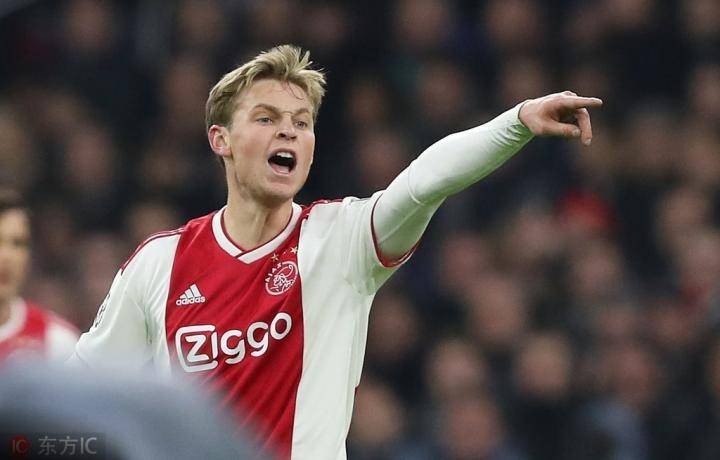 世体：奥斯梅恩是巴萨买小蜘蛛的备选，不考虑DV9、舍什科和莱奥