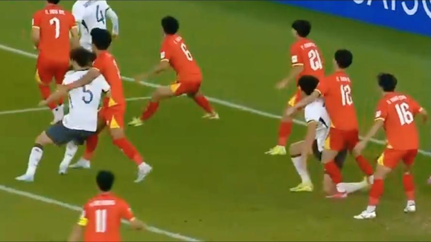 错失绝杀！U23国足后点双鬼拍门，可惜头球打偏