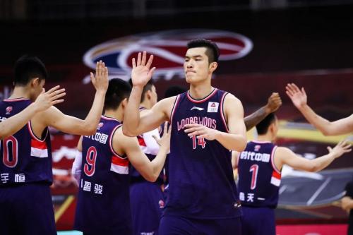 积极高效！郭凯半场5中5拿下12分5板1助4前场板