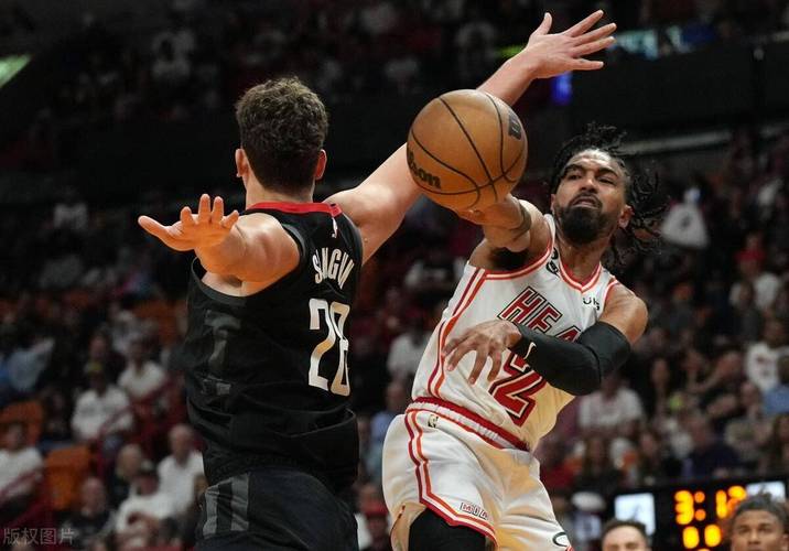 斯特鲁斯：感激教练坦诚指出防守问题没有人对此心存芥蒂