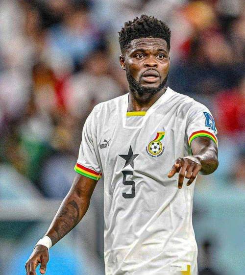 乌尔比希因伤退出，德天空：纳格尔斯曼补招奥格斯堡门将达门