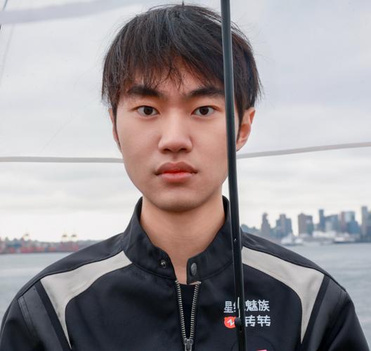 BLG发布xun、knight公益行VLOG：愿我们继续用爱，守护每一颗星光