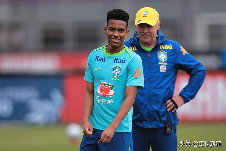 英媒：埃斯特旺加盟切尔西后一直在学习英语，现在已经有很大进步