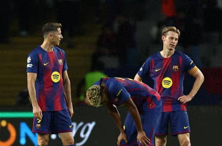 RAC1：巴萨将向莱万提供一份低薪合同，头号目标是阿尔瓦雷斯