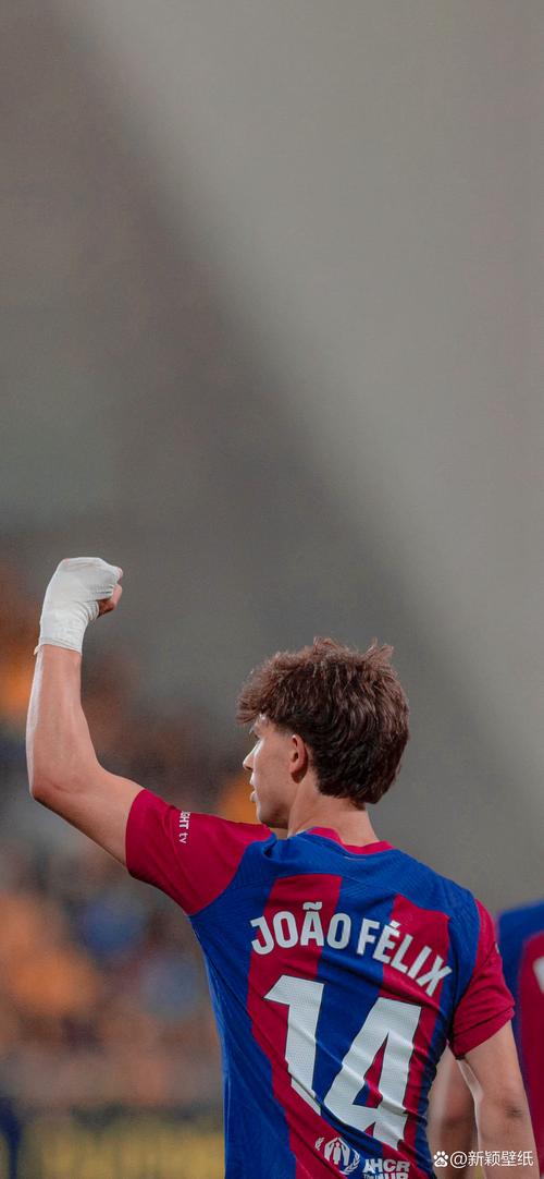 马卡：库迪西亚关注奥尔莫但尚未报价，球员没有离开巴萨的想法